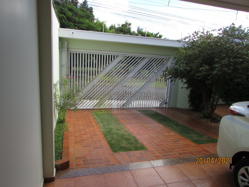 Casa, 4 quartos, 245 m² - Foto 1