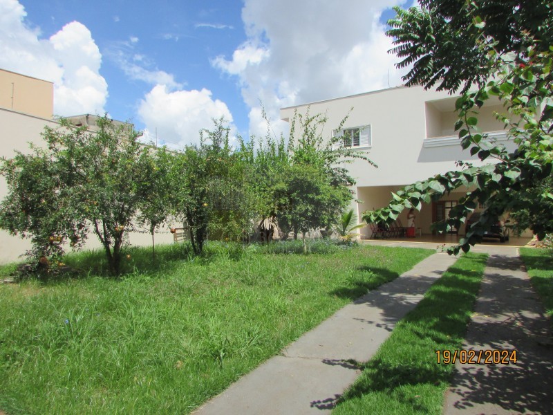 Sobrado, 5 quartos, 498 m² - Foto 1